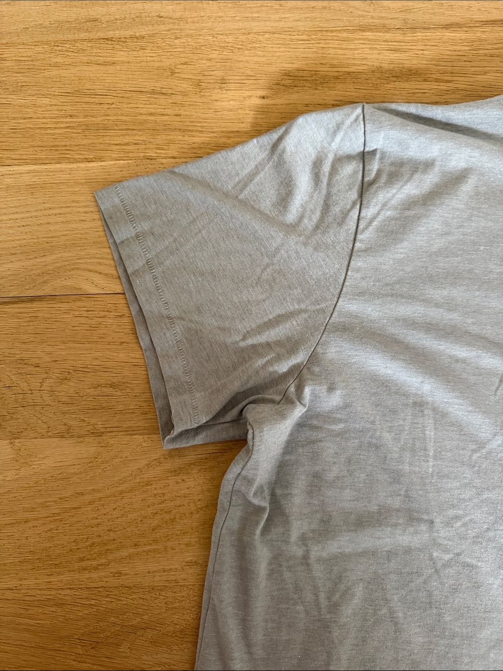 Men's Light Gray Short-Sleeve Crewneck T-Shirt Sz XL - Picture 9 of 11